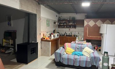 Oportunidad Única en Santa Ana casa y local comercial en venta.