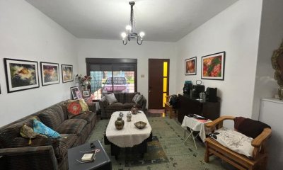 Casa en venta en Ecilda Paullier en excelente estado para entrar a disfrutarla.