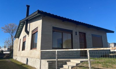 Muy buena casa  en venta a estrenar a 1 cuadra de la avenida.