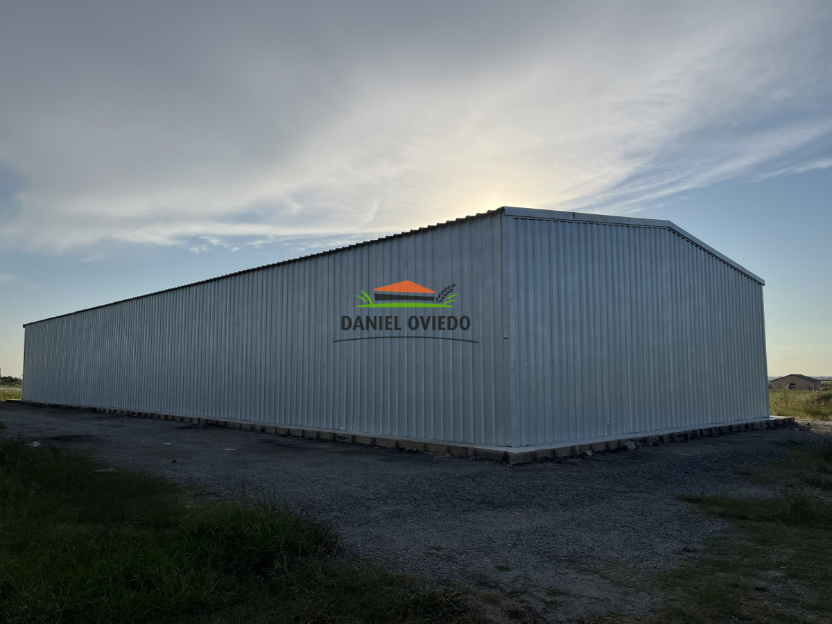 Galpón ID.196 - Galpón multiuso de 396 m2 en venta y alquiler Polo Logístico Ecilda Paullier.