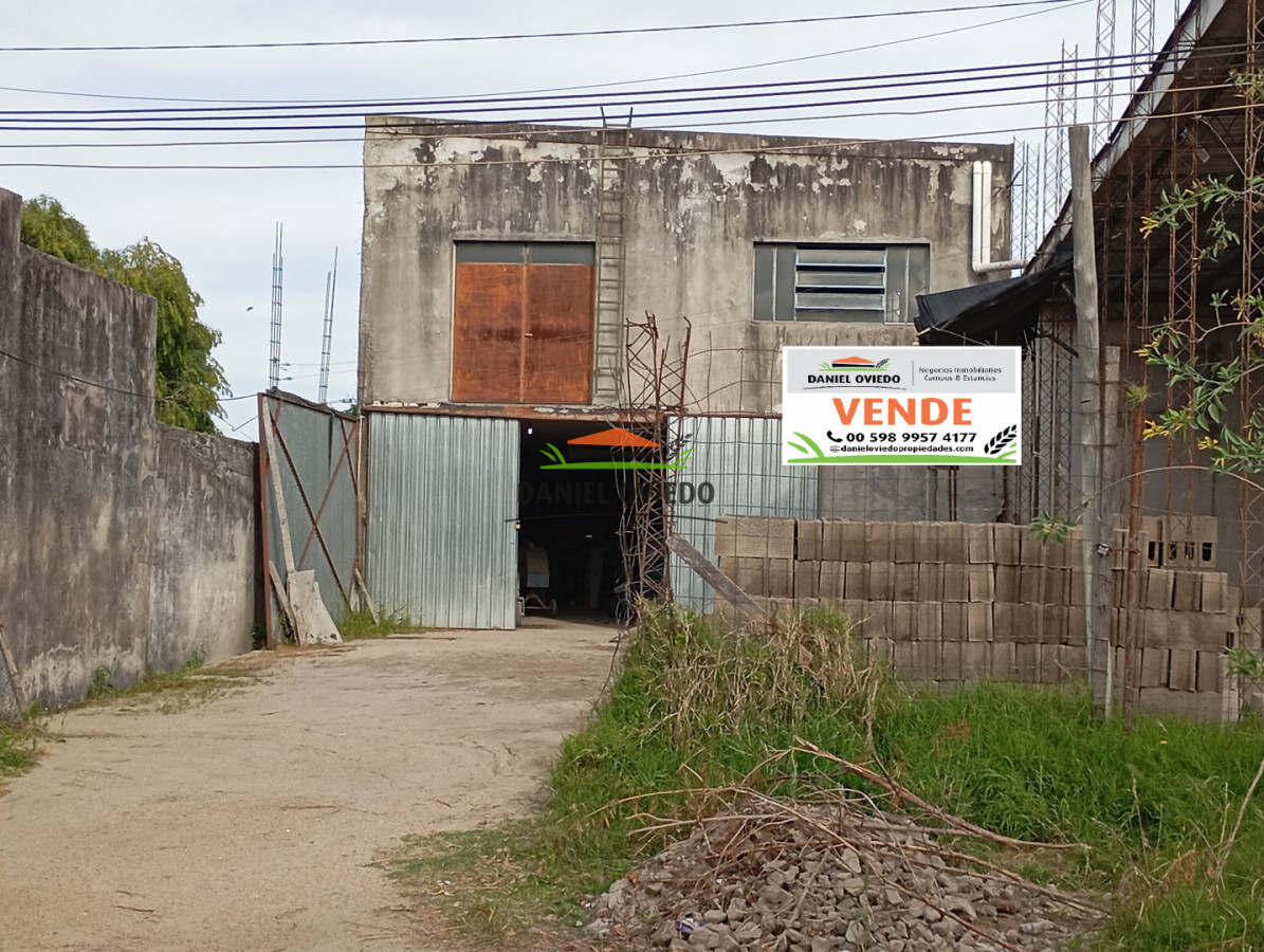 Galpón ID.308 - 2 galpones en venta enfrente a Parque Artigas Carmelo. 