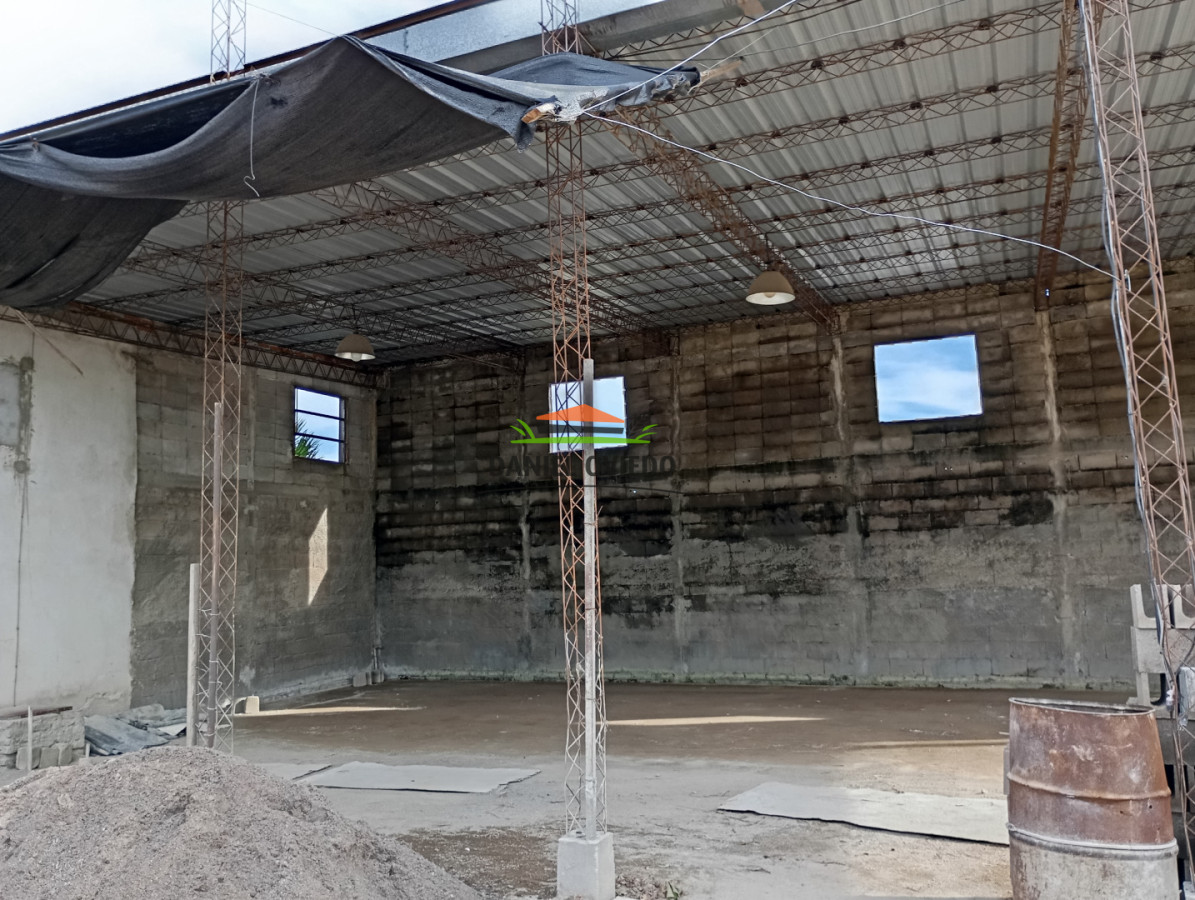 Galpón ID.308 - 2 galpones en venta enfrente a Parque Artigas Carmelo. 