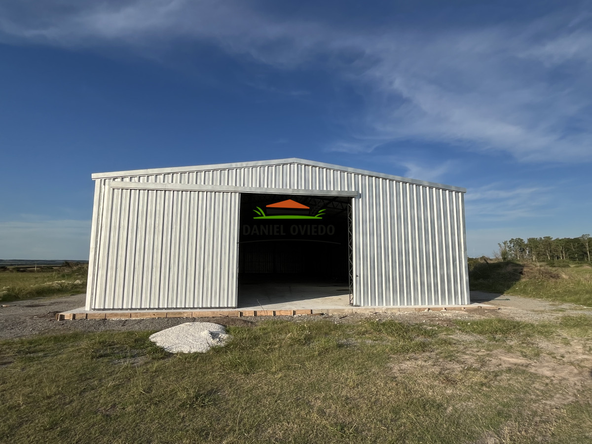 Galpón ID.196 - Galpón multiuso de 396 m2 en venta y alquiler Polo Logístico Ecilda Paullier.