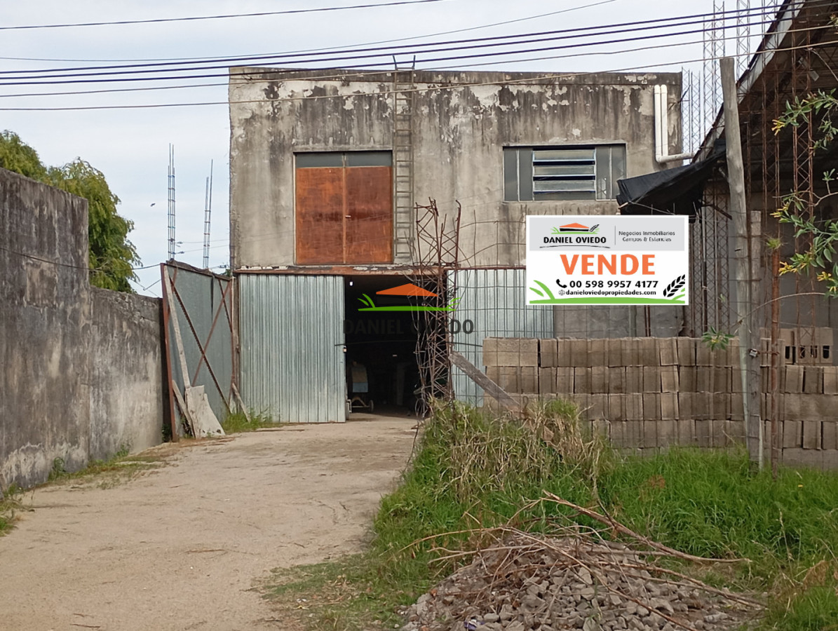 Galpón ID.308 - 2 galpones en venta enfrente a Parque Artigas Carmelo. 