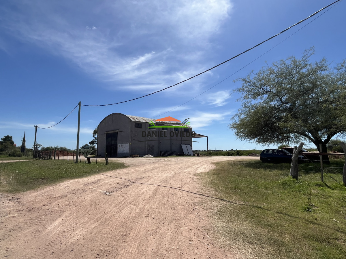 Galpón ID.157 - Excelente Local Comercial multiuso en venta con gran predio de 7.321 m2.
