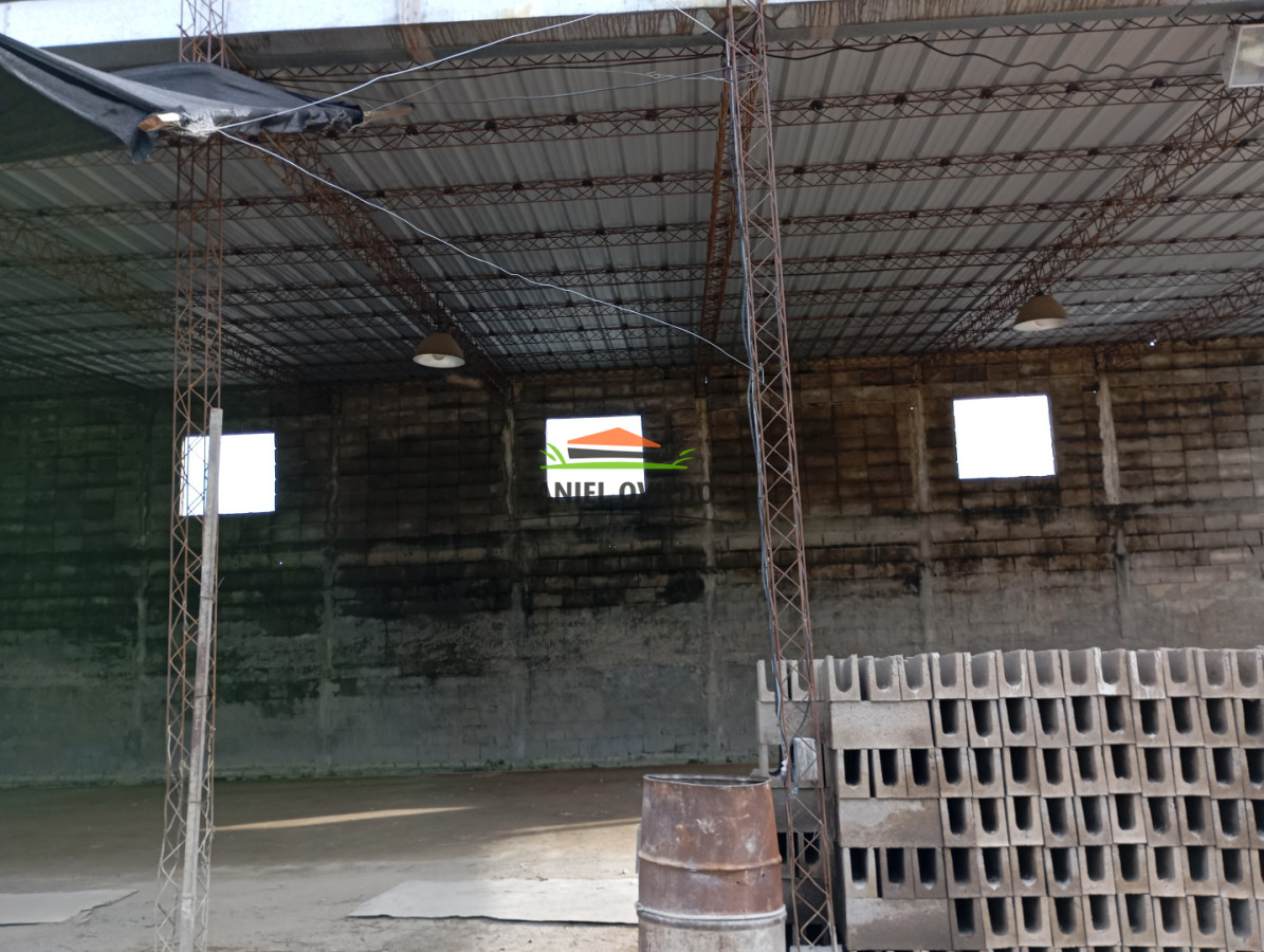 Galpón ID.308 - 2 galpones en venta enfrente a Parque Artigas Carmelo. 