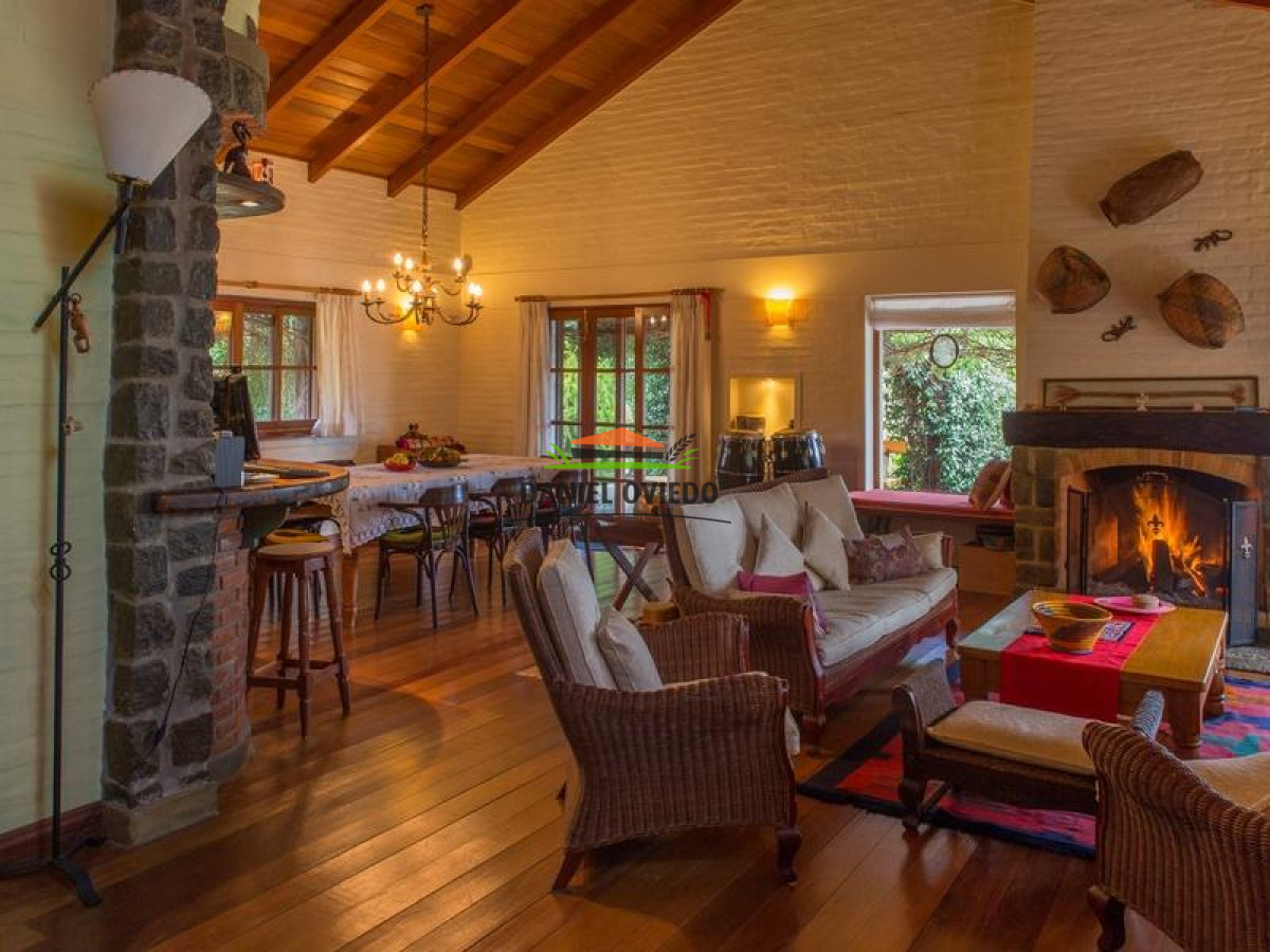 Chacra ID.26 - Ananda, fantástica casa de campo en venta en  Uruguay, 6 hás parcela privada.