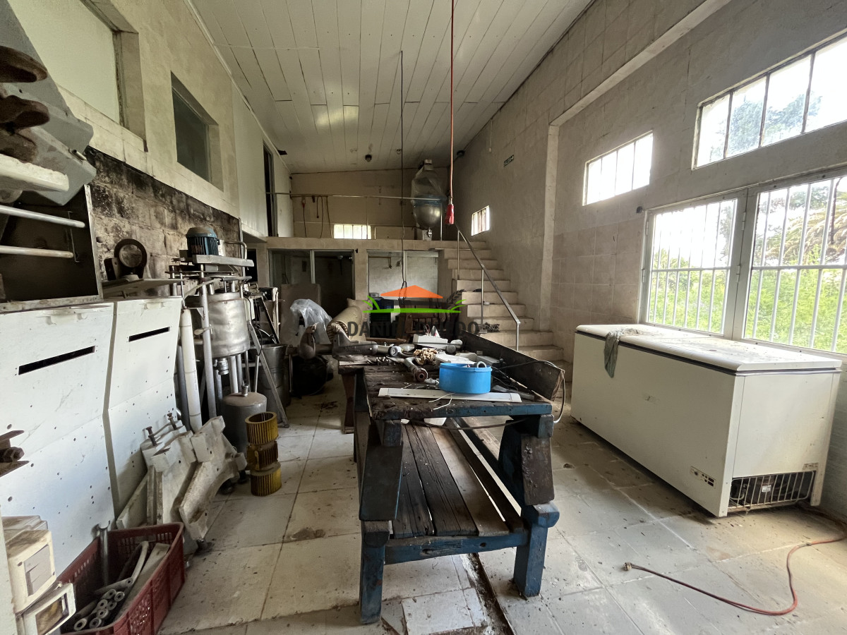 Chacra ID.314/Chacra-de-1,5-ha-con-Casa-a-Reciclar-y-F - Chacra de 1,5 ha con Casa a Reciclar y Fábrica en Excelente Punto - Nueva Helvecia