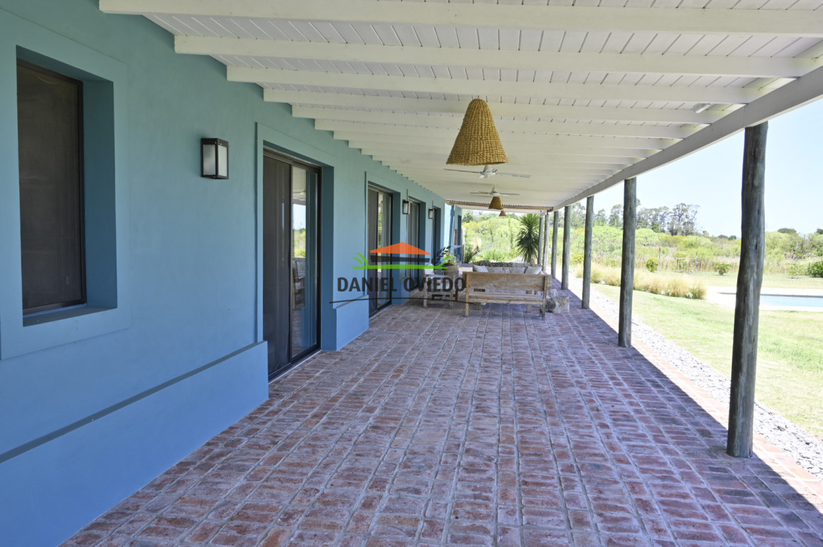 Chacra ID.418/Chacra-con-una-de-las-mejores-vistas-de-Colonia,-con-hermosa-y-amplia-casa. - Chacra con una de las mejores vistas de Colonia, con hermosa y amplia casa.