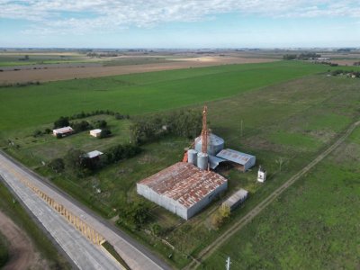 Planta de Silos en venta con frente a Ruta 12.