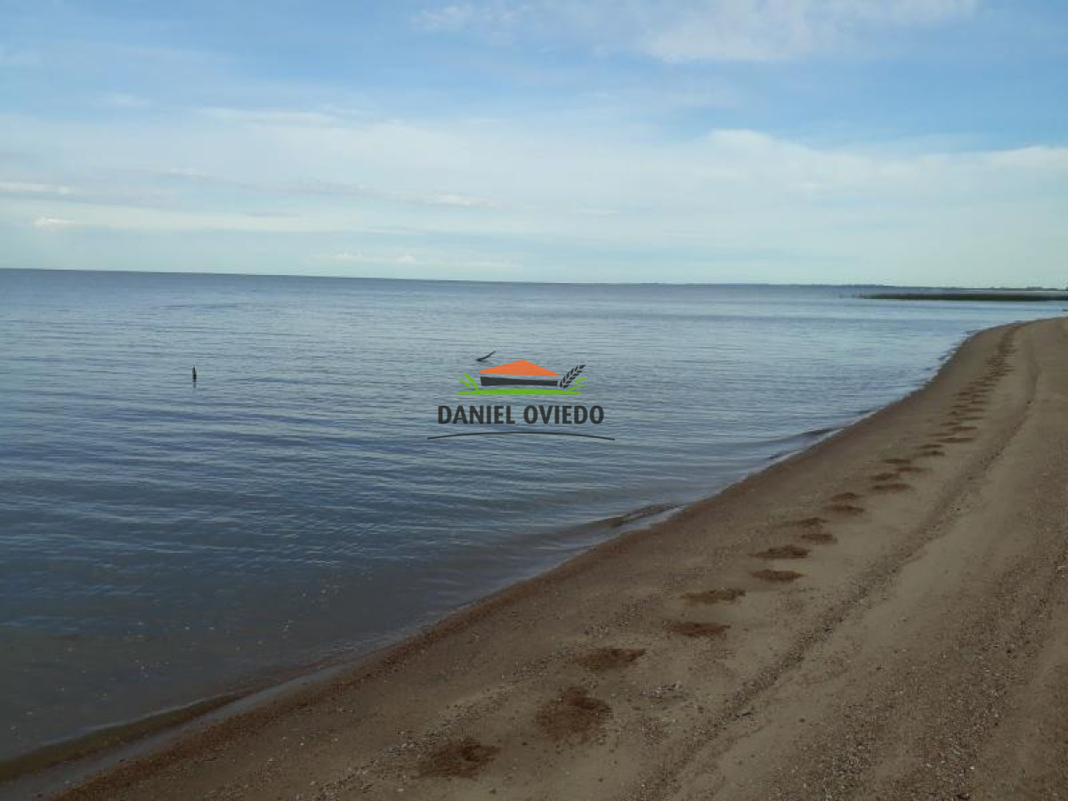 Campo Ref.117 - 1.000 metros de costa al río de la Plata con increíbles playas en venta.