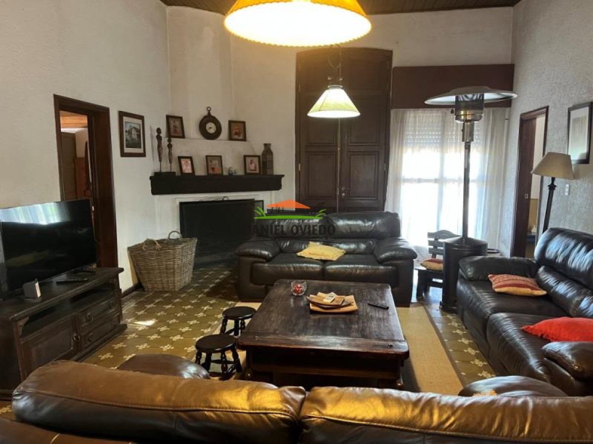 Local Comercial ID.56 - Excelente Posada en venta en Ismael Cortinas, Flores.