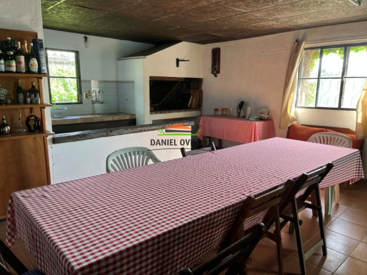 Local Comercial ID.56 - Excelente Posada en venta en Ismael Cortinas, Flores.