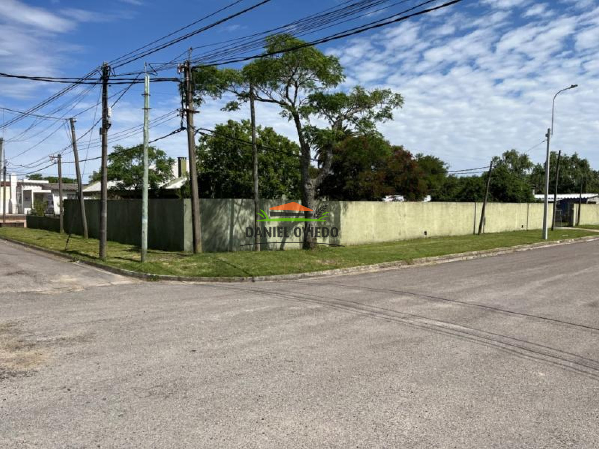 Local Comercial ID.56 - Excelente Posada en venta en Ismael Cortinas, Flores.