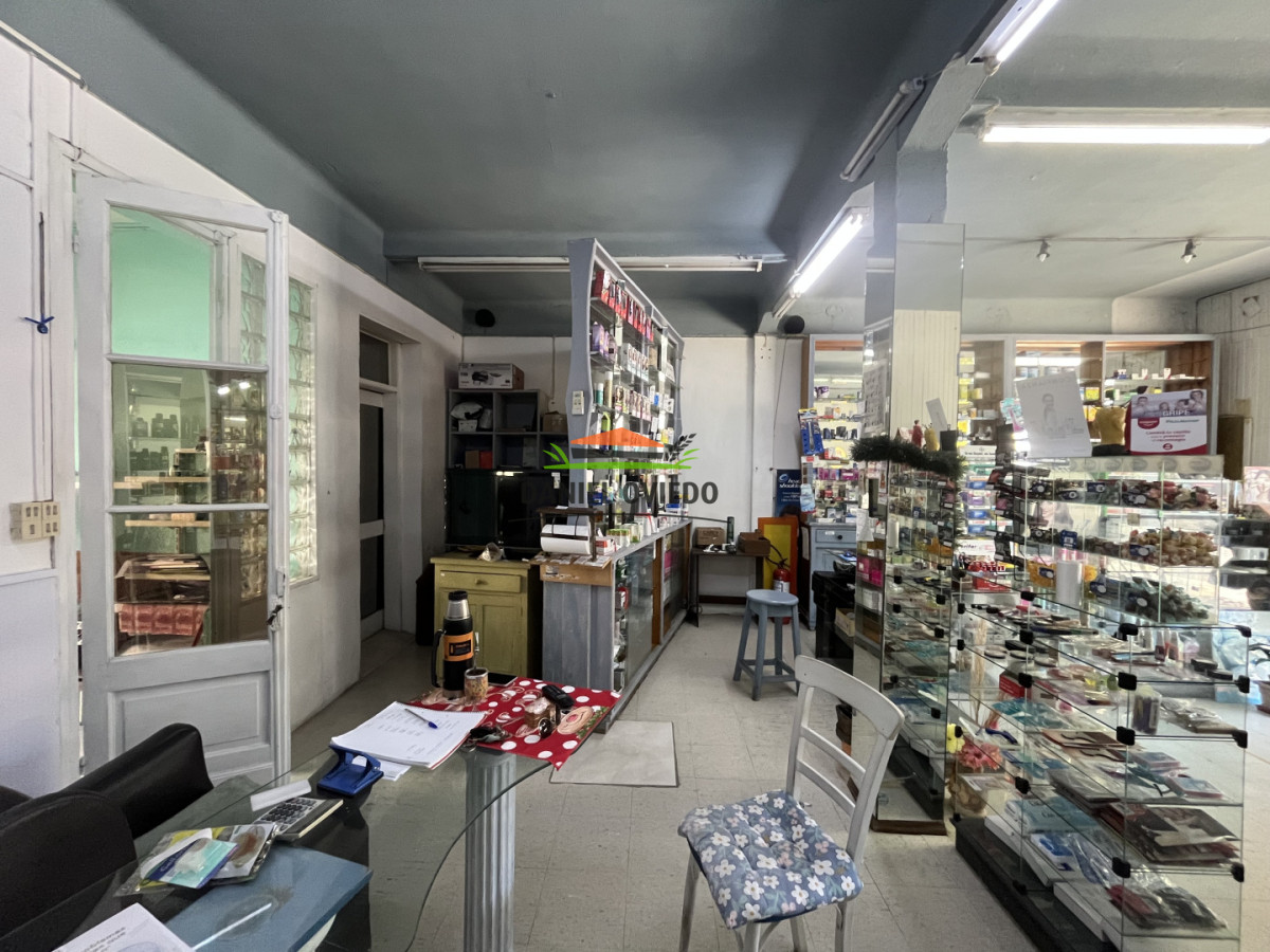 Local Comercial ID.389 - Venta llave de farmacia con renombre en ubicación estratégica calle 19 de Abril.