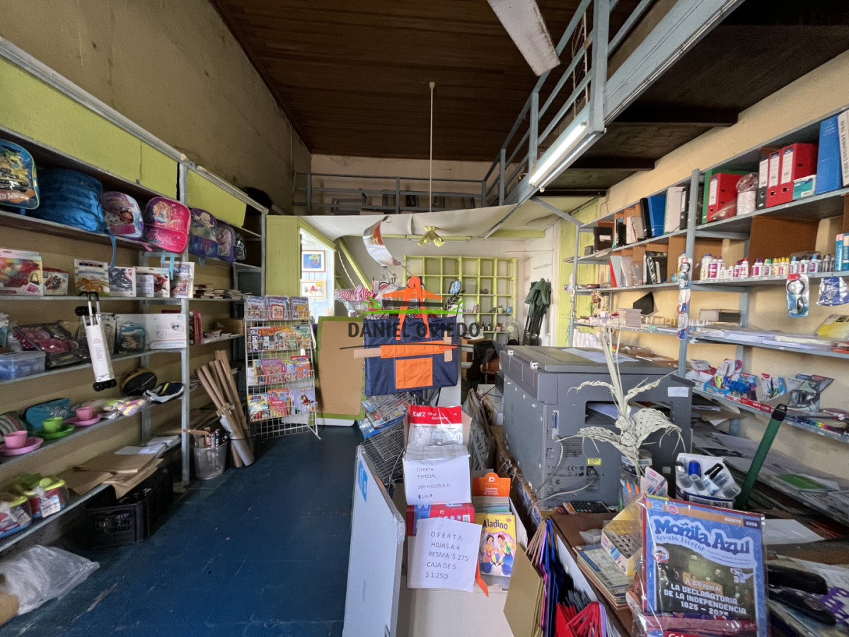 Local Comercial ID.341 - Local comercial, casa y apto en venta en calle 19 de Abril Carmelo. 