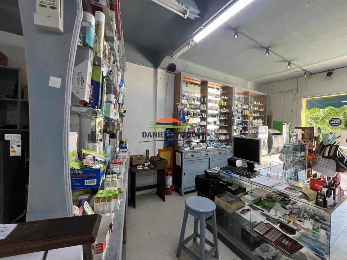 Local Comercial ID.389 - Venta llave de farmacia con renombre en ubicación estratégica calle 19 de Abril.
