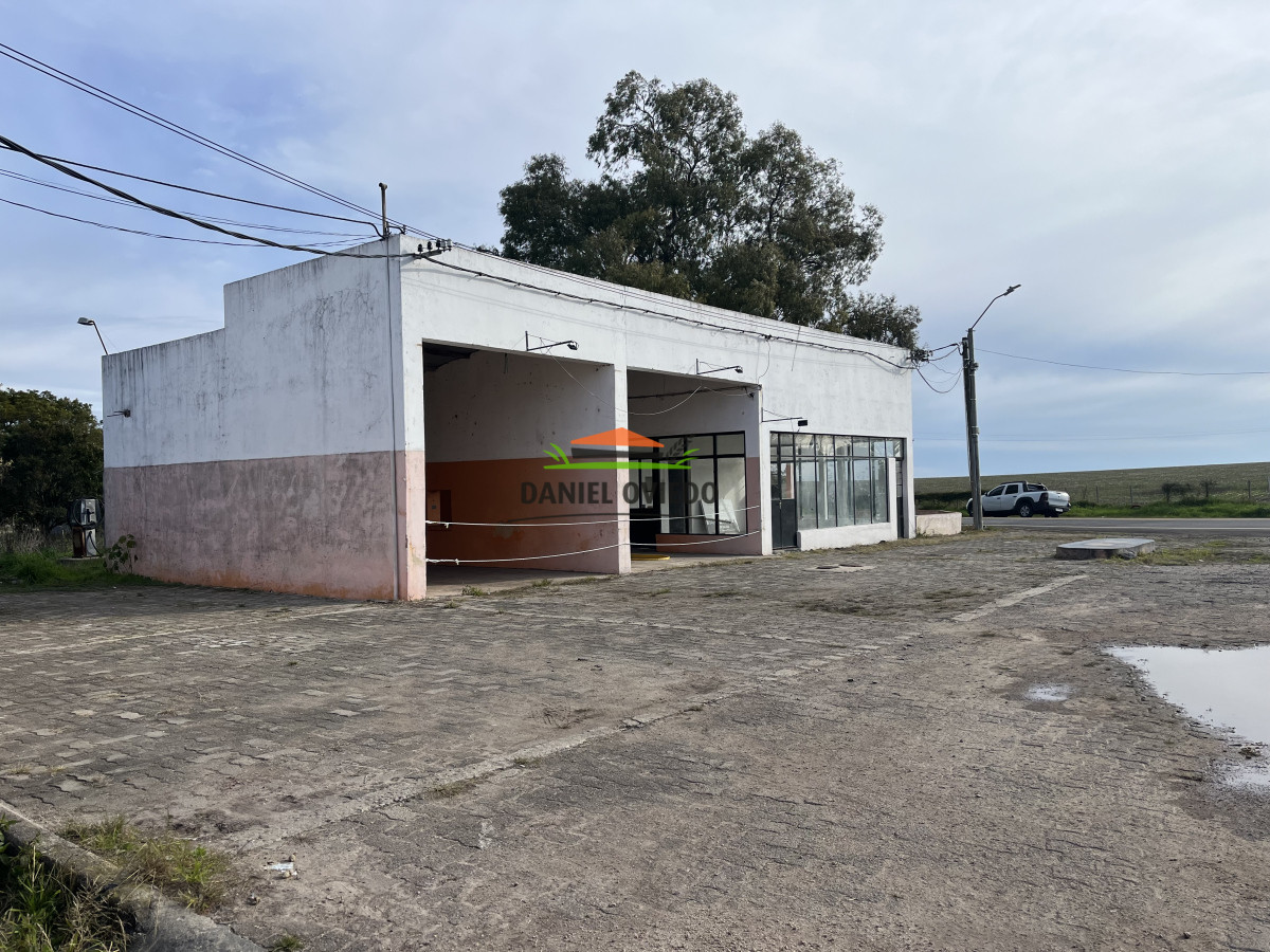 Local Comercial ID.214 - Excelente ubicación Local Comercial y casa en venta en Radial Conchillas.