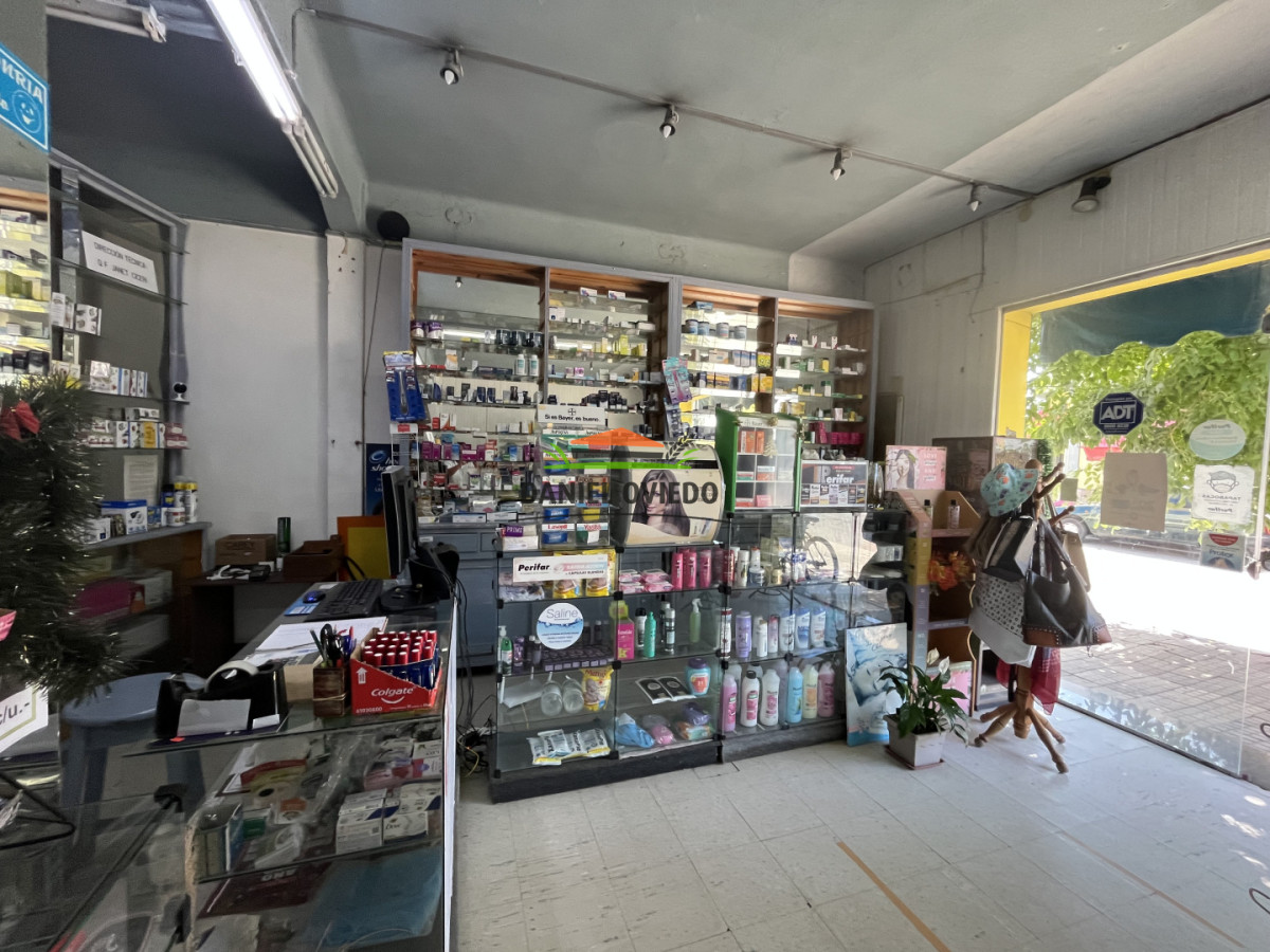 Local Comercial ID.389 - Venta llave de farmacia con renombre en ubicación estratégica calle 19 de Abril.