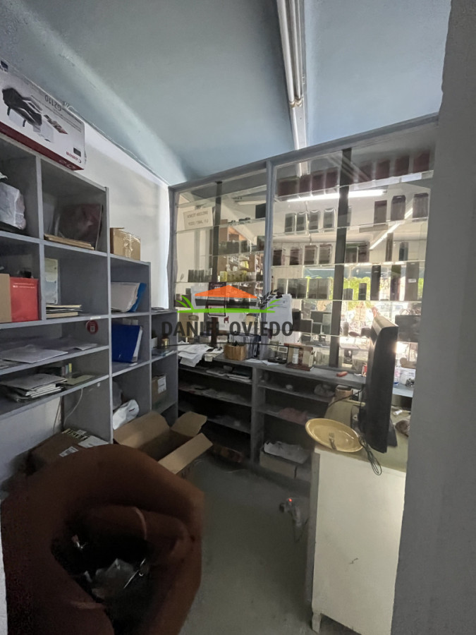Local Comercial ID.389 - Venta llave de farmacia con renombre en ubicación estratégica calle 19 de Abril.