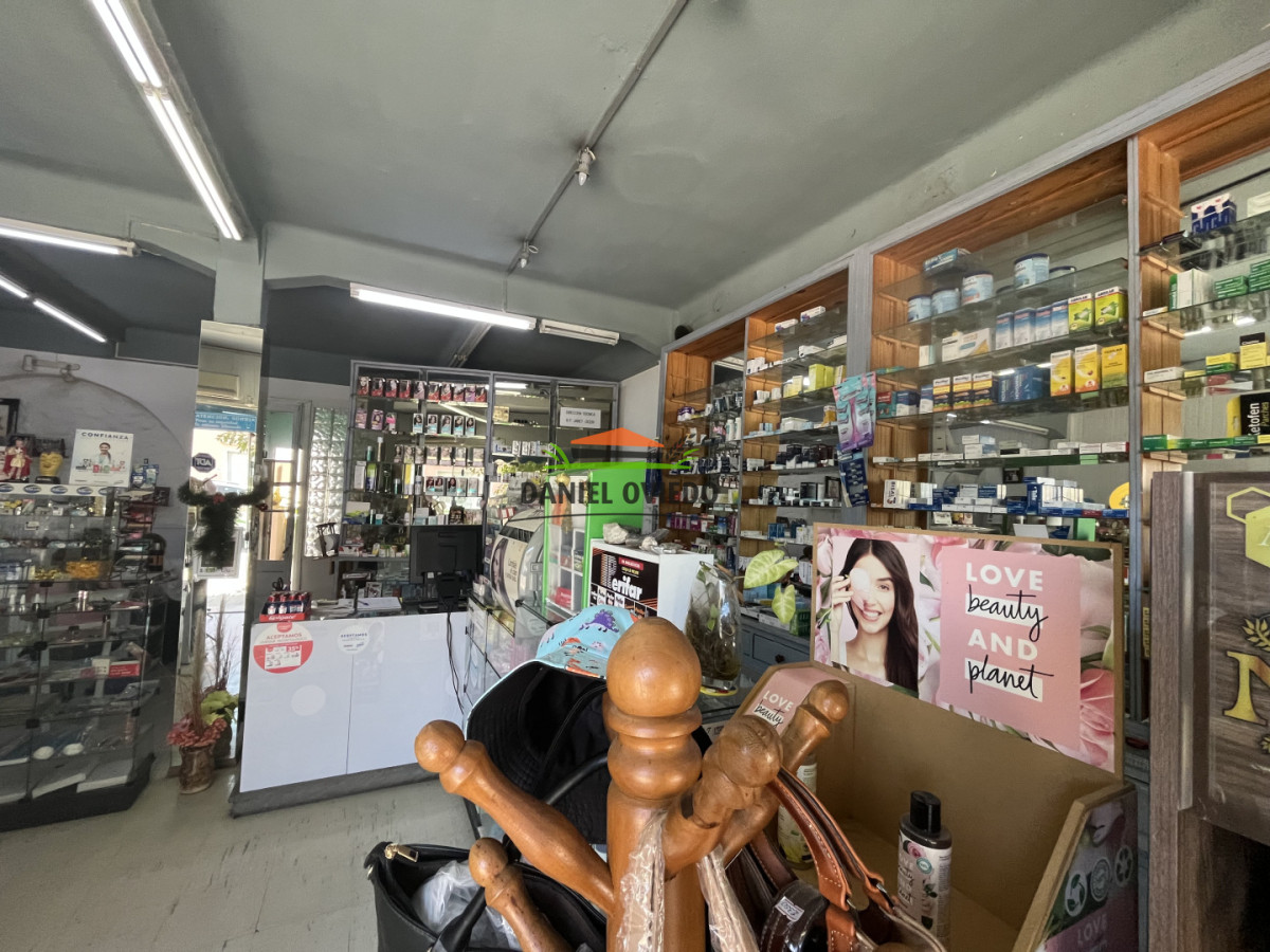 Local Comercial ID.389 - Venta llave de farmacia con renombre en ubicación estratégica calle 19 de Abril.