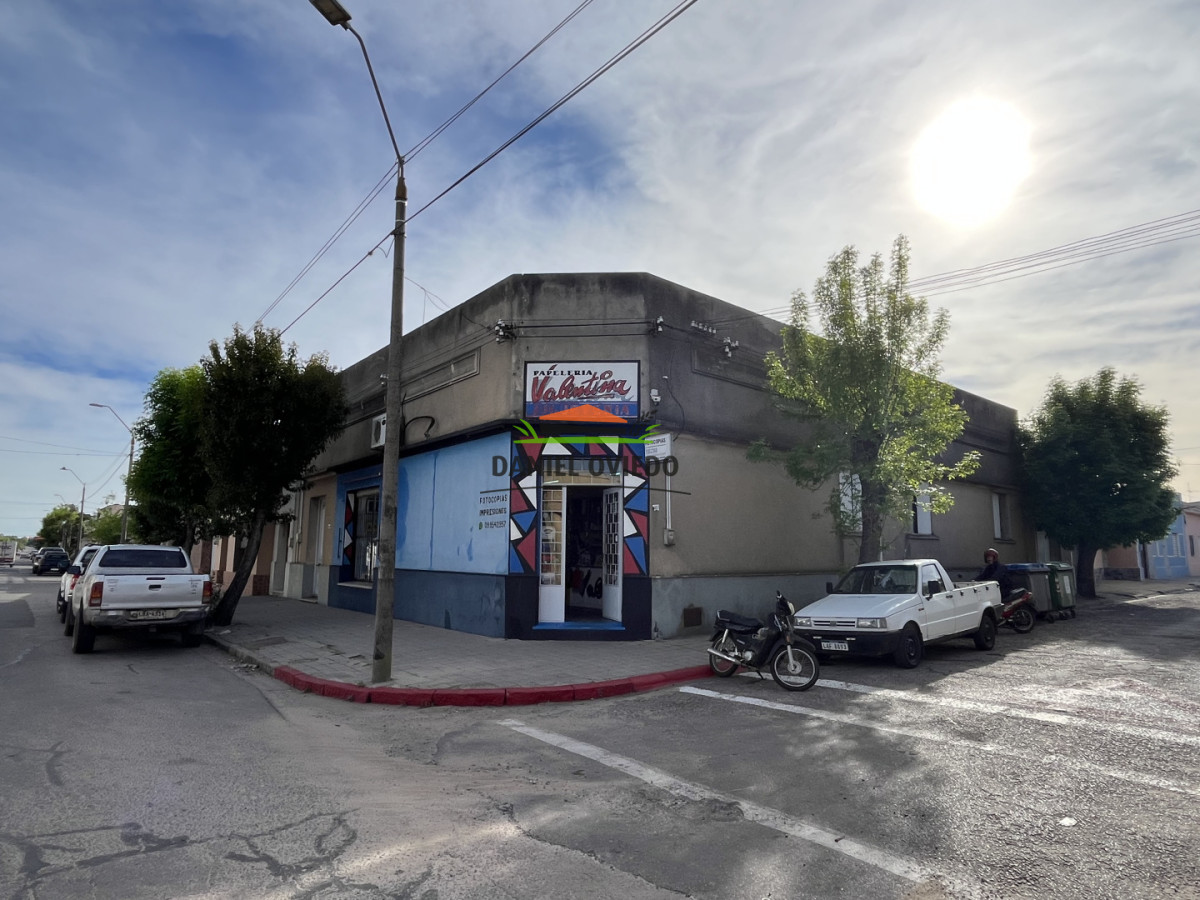 Local Comercial ID.341 - Local comercial, casa y apto en venta en calle 19 de Abril Carmelo. 