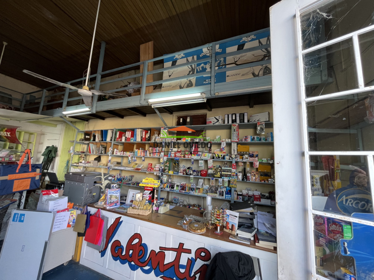 Local Comercial ID.341 - Local comercial, casa y apto en venta en calle 19 de Abril Carmelo. 