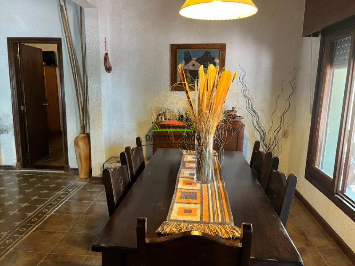 Local Comercial ID.56 - Excelente Posada en venta en Ismael Cortinas, Flores.