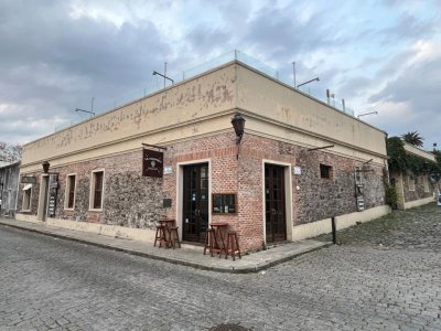 En venta centro comercial Paseo del Sol - Patio de Compras.