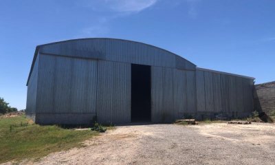 Gran ubicación!! venta de Galpón de 400 m2 y oficinas a metros de ruta 1, Ecilda Paullier.