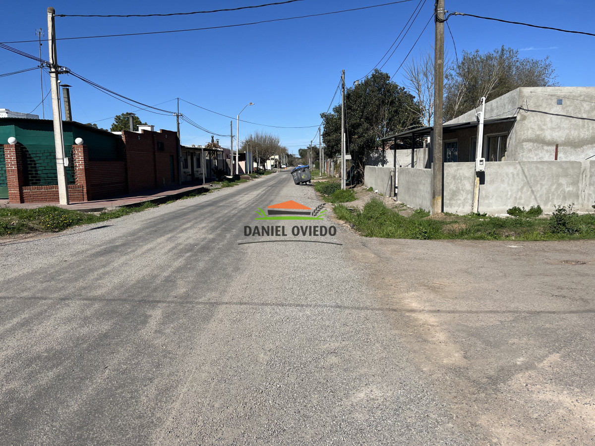 Terreno ID.141 - Excelente terreno en esquina en venta con mejoras en Carmelo.