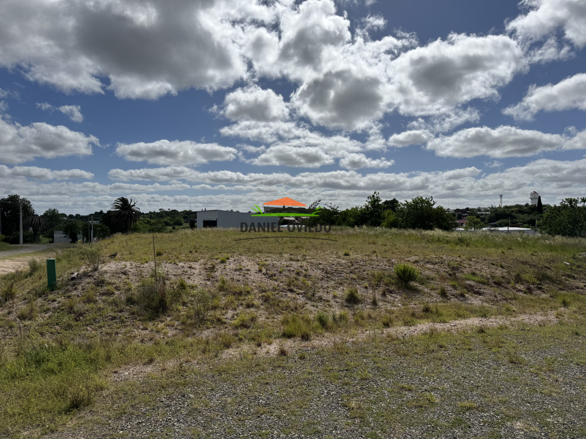 Terreno ID.296/Terreno-en-esquina,-Loma-Verde---excelente-punto. - Terreno en esquina, Loma Verde - excelente punto.