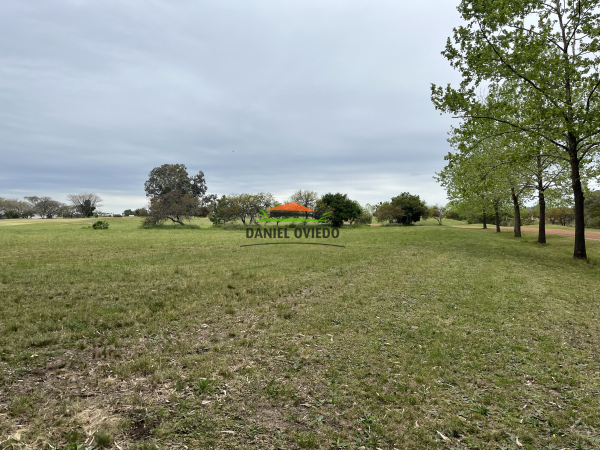 Terreno ID.185 - Oportunidad lote en venta en el Club de Golf Carmelo.