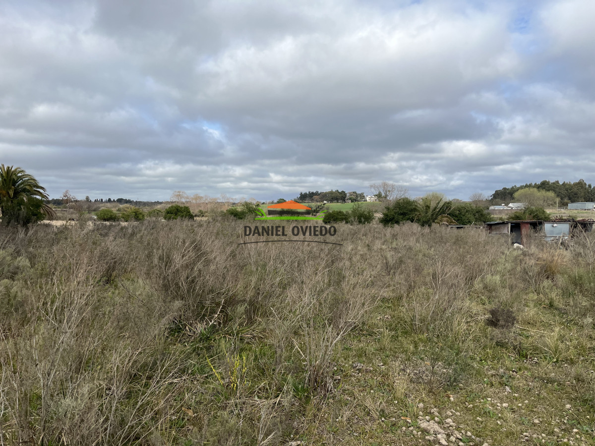 Terreno ID.241/Gran-terreno-de-2.720-m2-en-venta-en-Barrio-Retiro,-Nueva-Helvecia. - Gran terreno de 2.720 m2 en venta en Barrio Retiro, Nueva Helvecia.
