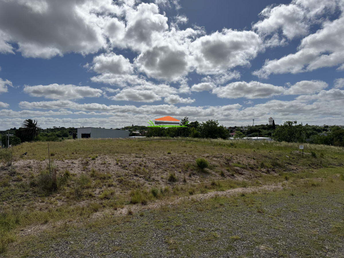 Terreno ID.296/Terreno-en-esquina,-Loma-Verde---excelente-punto. - Terreno en esquina, Loma Verde - excelente punto.