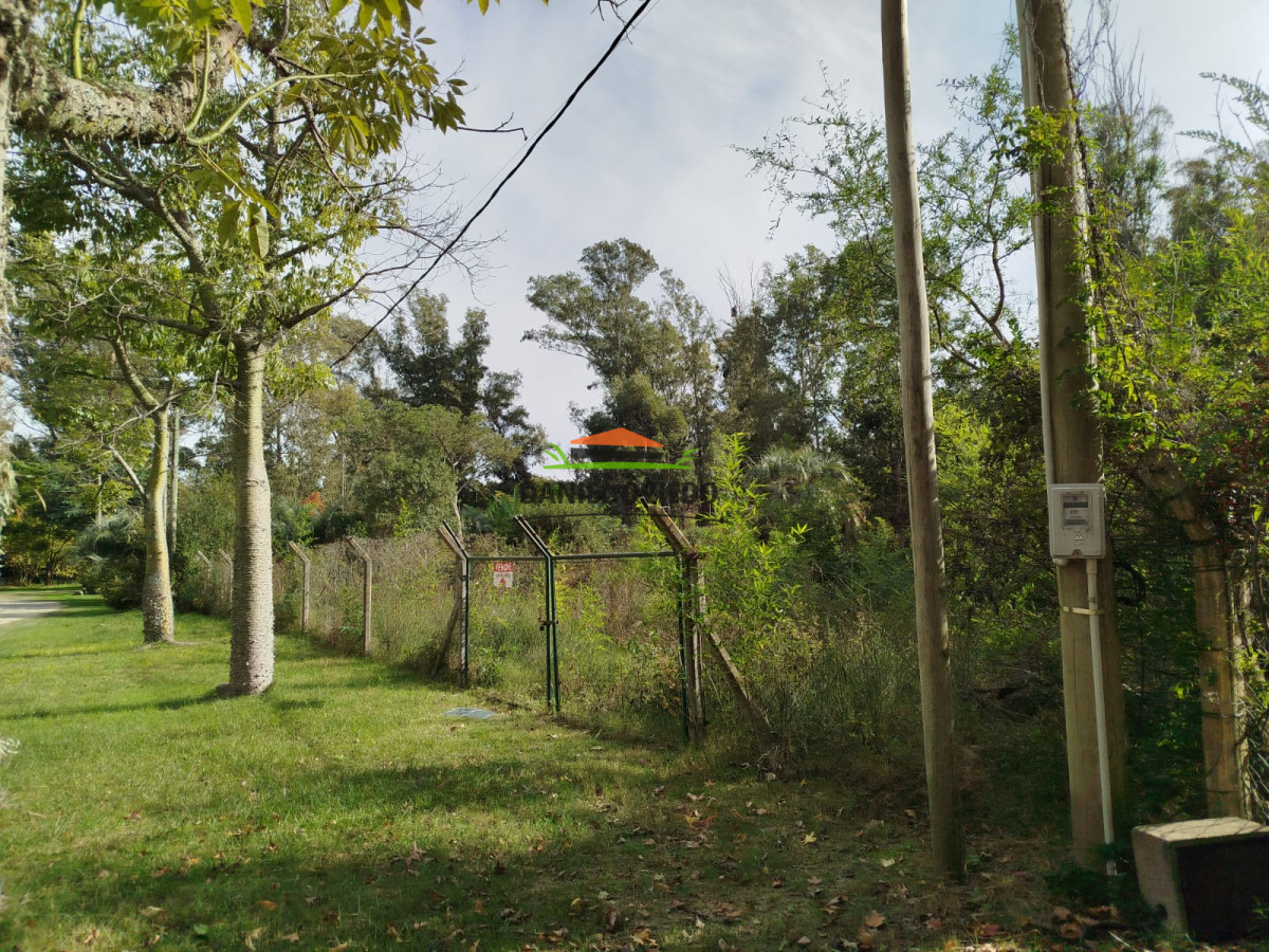Terreno ID.218 - Gran terreno en venta con costa de arroyo en Santa Ana.