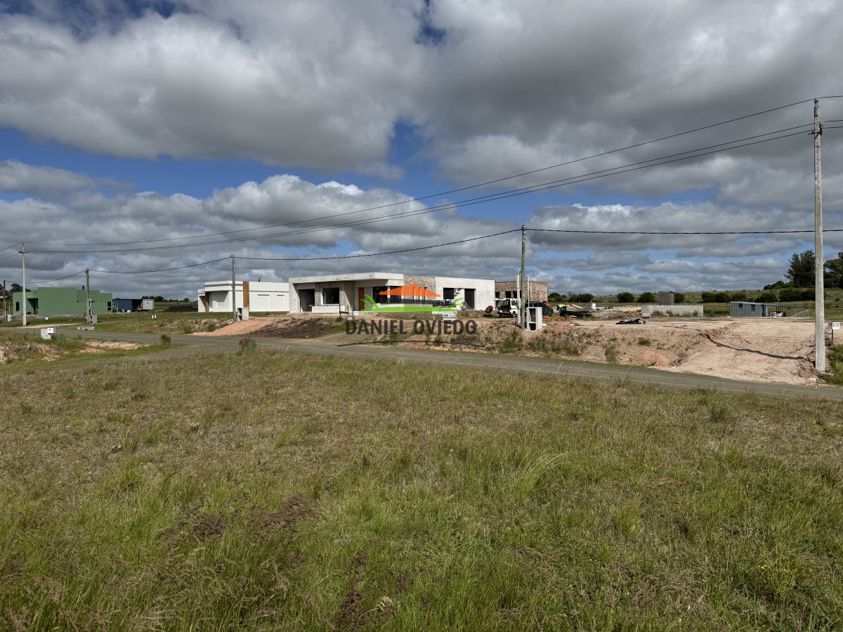 Terreno ID.296/Terreno-en-esquina,-Loma-Verde---excelente-punto. - Terreno en esquina, Loma Verde - excelente punto.