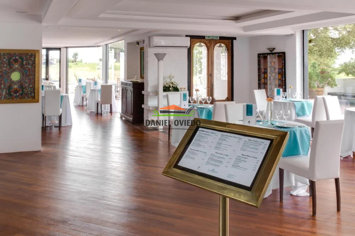 Hotel ID.193 - Excepcional Hotel de 5 estrellas con vista plena al Río de la Plata en venta en Colonia. 