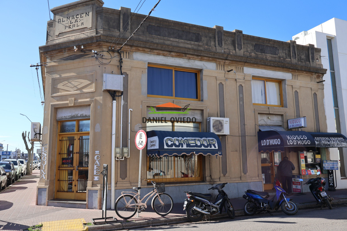 Hotel ID.184 - Hotel, restaurant y kiosco edificio completo en venta en exclusividad en Carmelo.