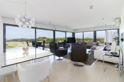 Apartamento en Rincón del Indio, 3 dormitorios más dependencia