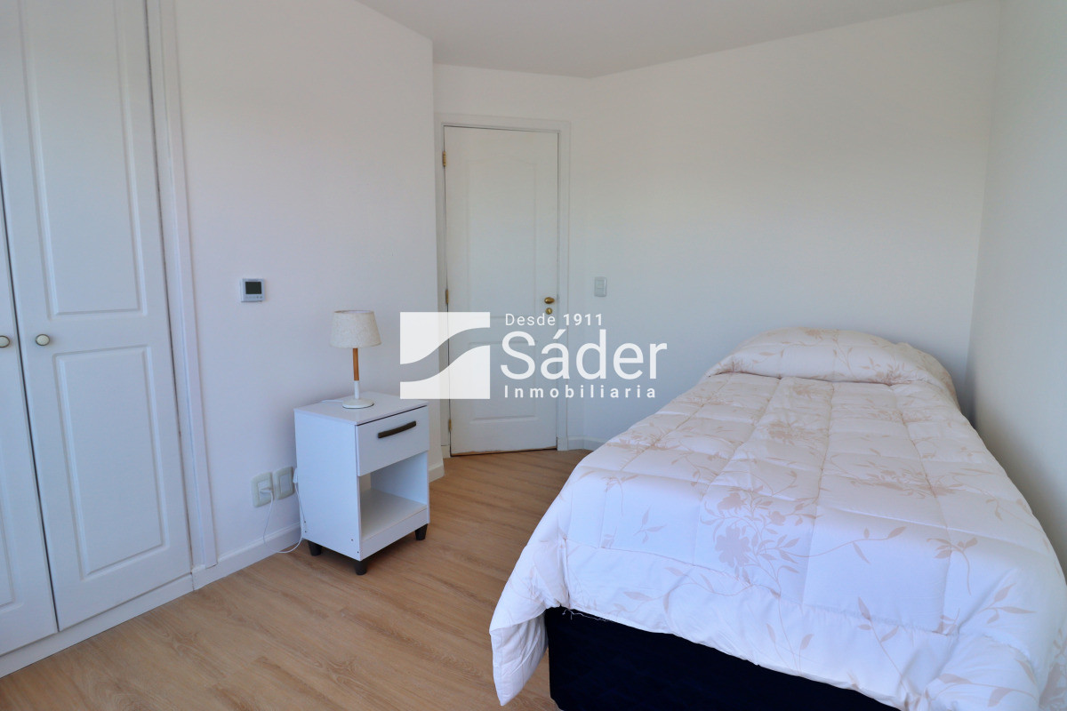 Apartamento ID.4236 - Apto 3 dorm. Parada 14 de mansa. Luminoso y moderno. 