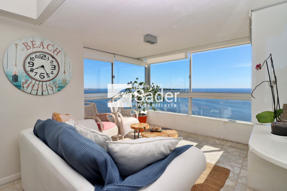 Apartamento ID.4553 - Apto 3 dormitorios. Playa mansa. Edifico de categoria