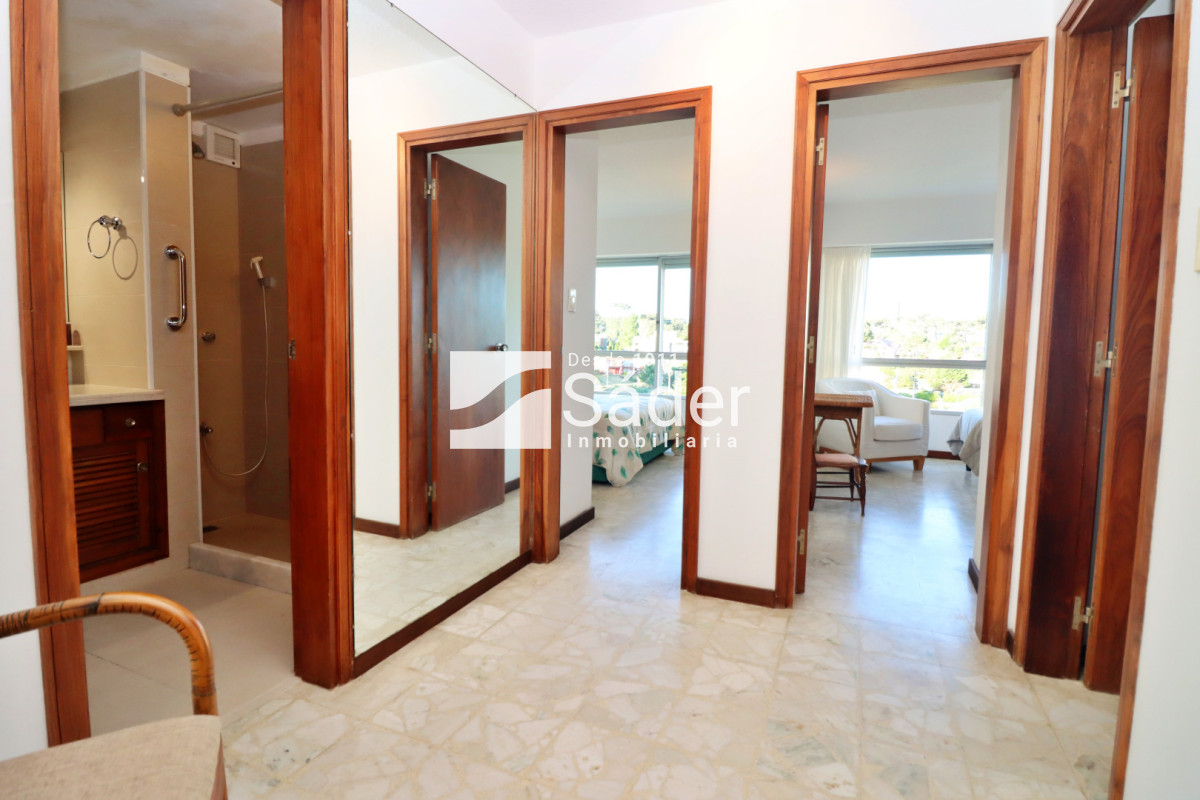 Apartamento ID.4555 - Apto en Alq. 4 dormitorios en Pda. 19 de la Mansa 