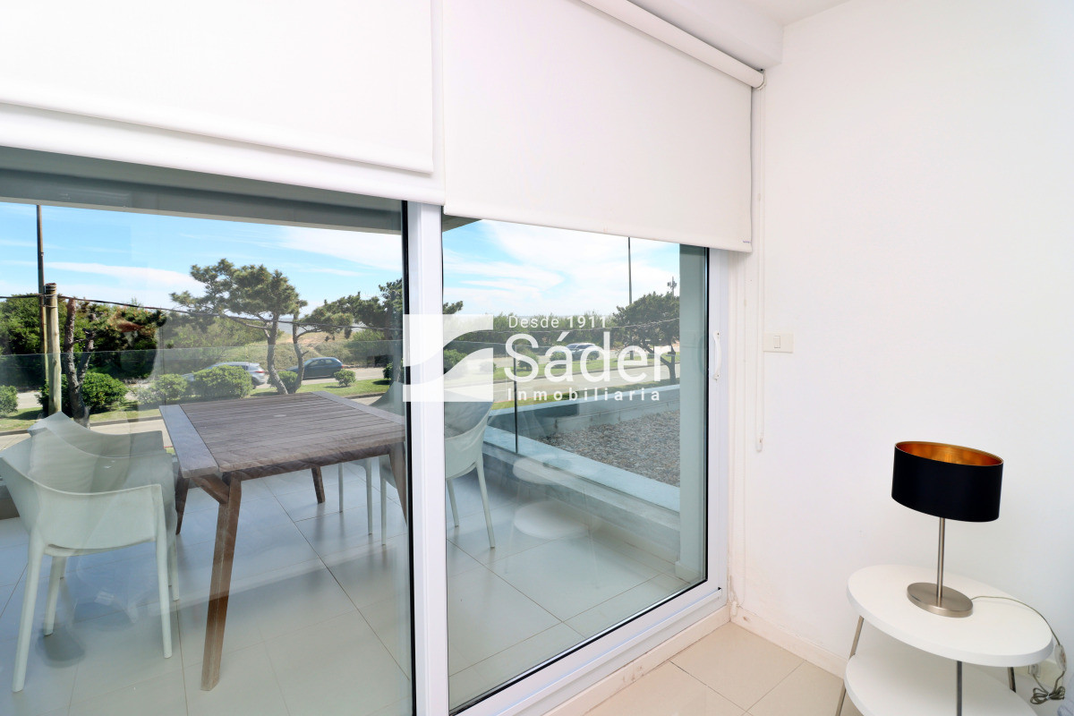 Apartamento ID.4428 - Apto en alquiler. Playa mansa 3 dormitorios en suite