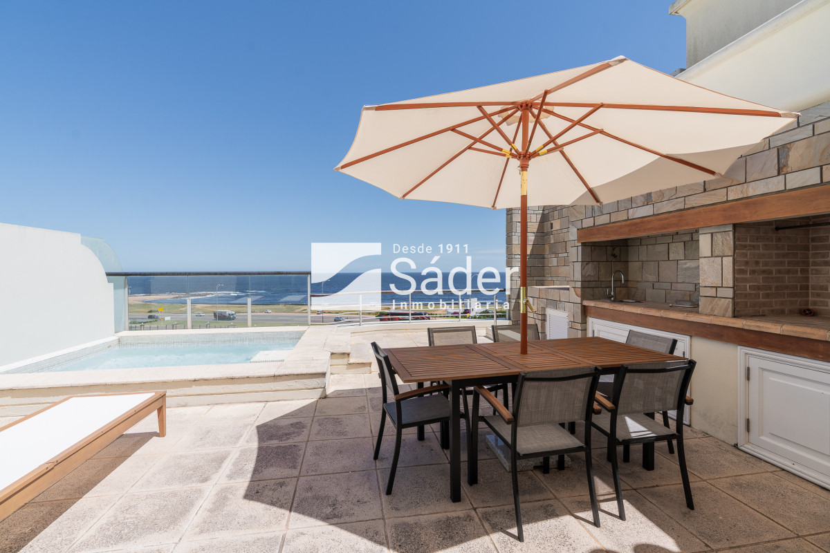 Apartamento ID.3738 - Venta de Penthouse 3 DORMITORIOS con vista al mar.
