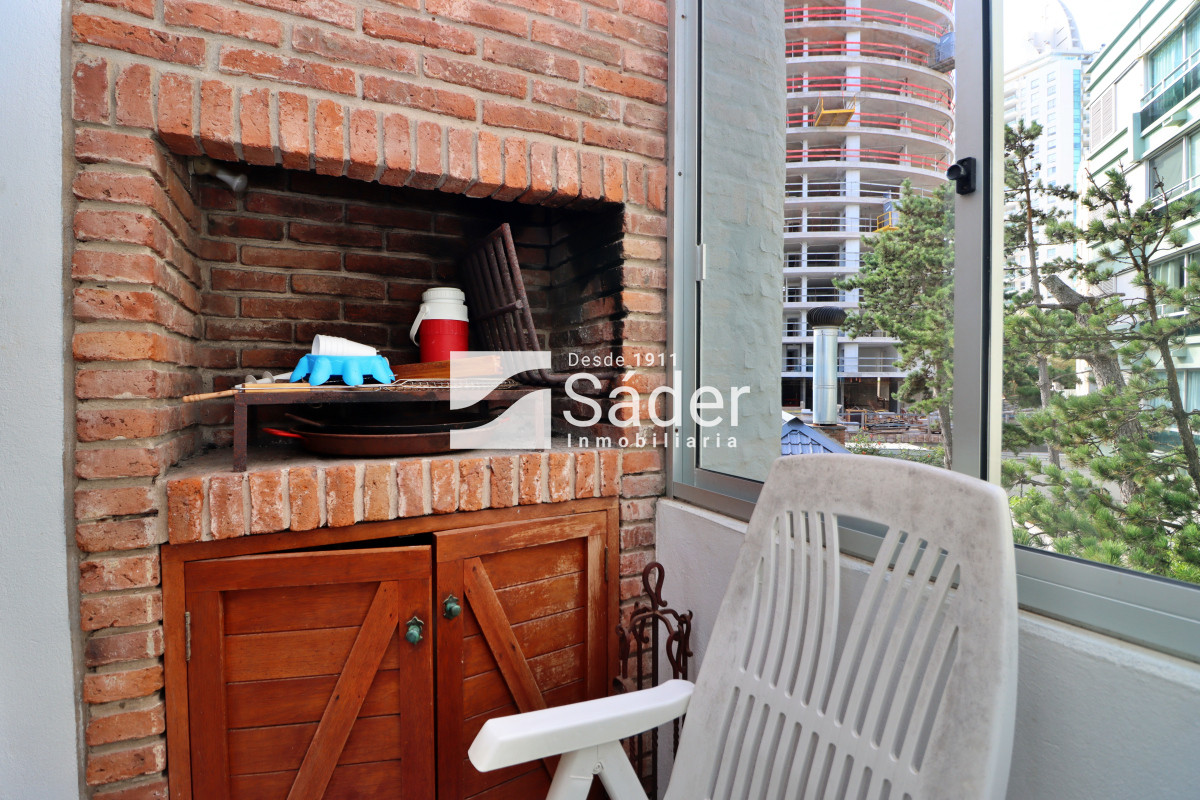 Apartamento ID.3910 - Espacios Amplios y Vista al Mar en Primera Línea