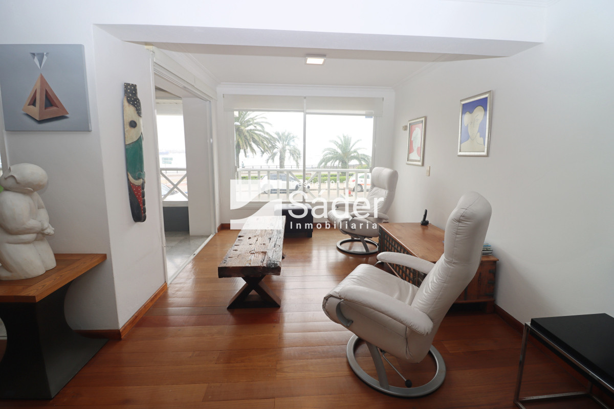 Apartamento ID.4396 - Apartamento de gran tamaño frente al Puerto