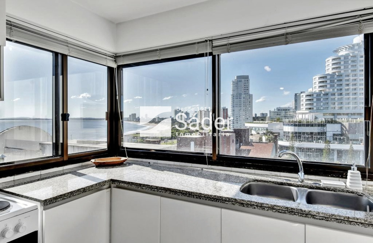 Apartamento ID.4646 - Apartamento 3 dormitorios. Frente a playa mansa.