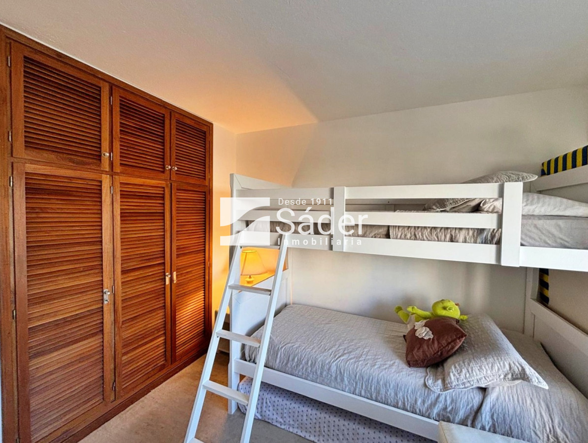 Apartamento ID.4554 - Apto 3 dorm. Playa mansa. 