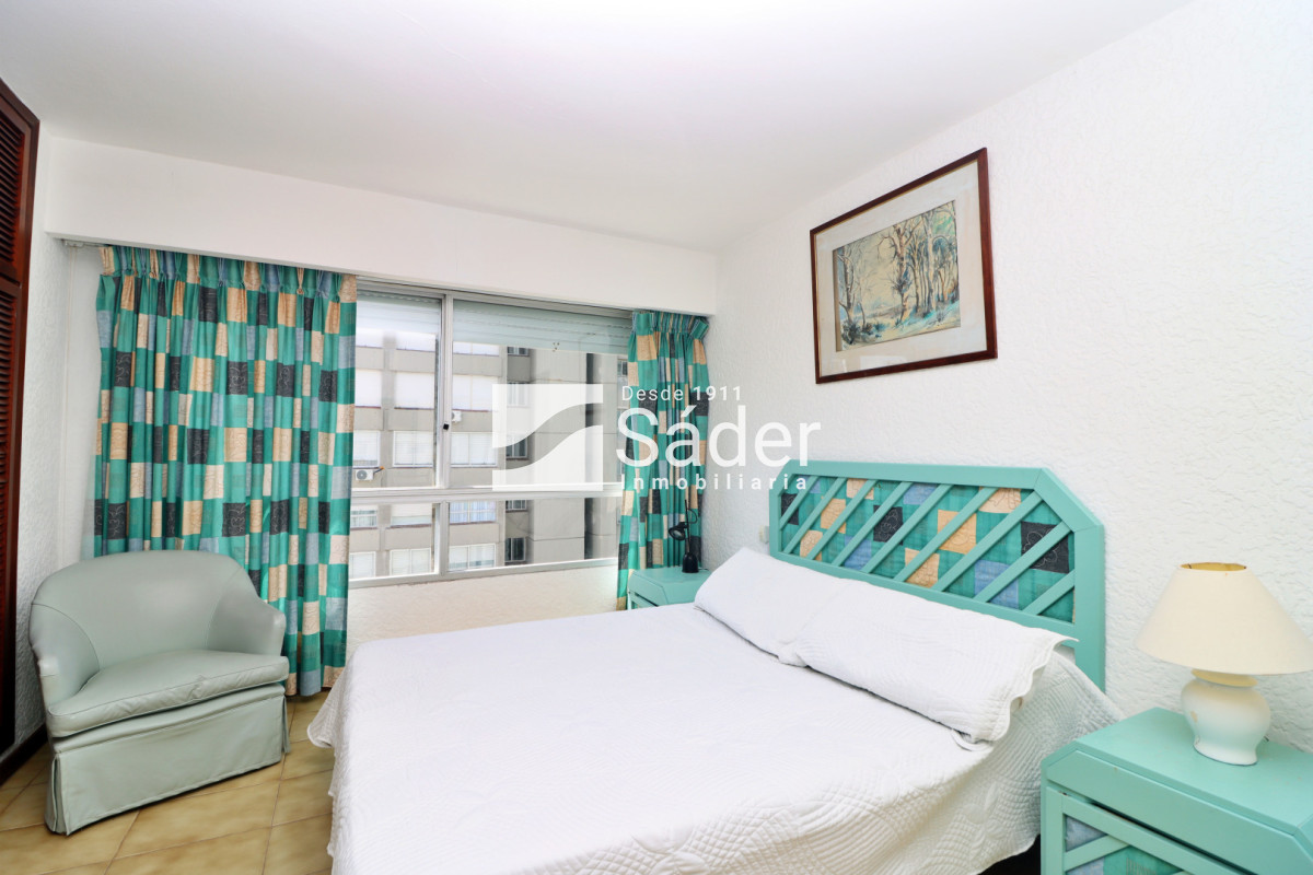 Apartamento ID.4623 - Apartamento frente a Playa Brava. 2 dormitorios. 